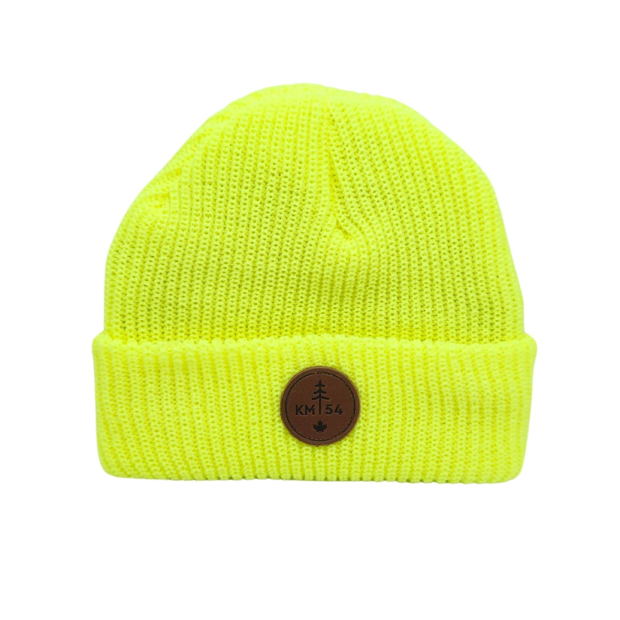 Tuque en laine jaune fluo par KM54 avec le logo brodé sur le devant